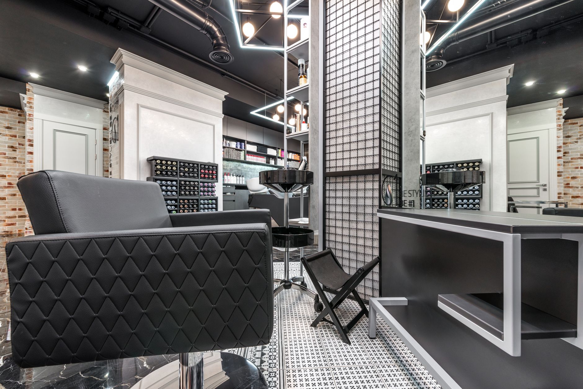 A modern barber chair ready for the next appointment